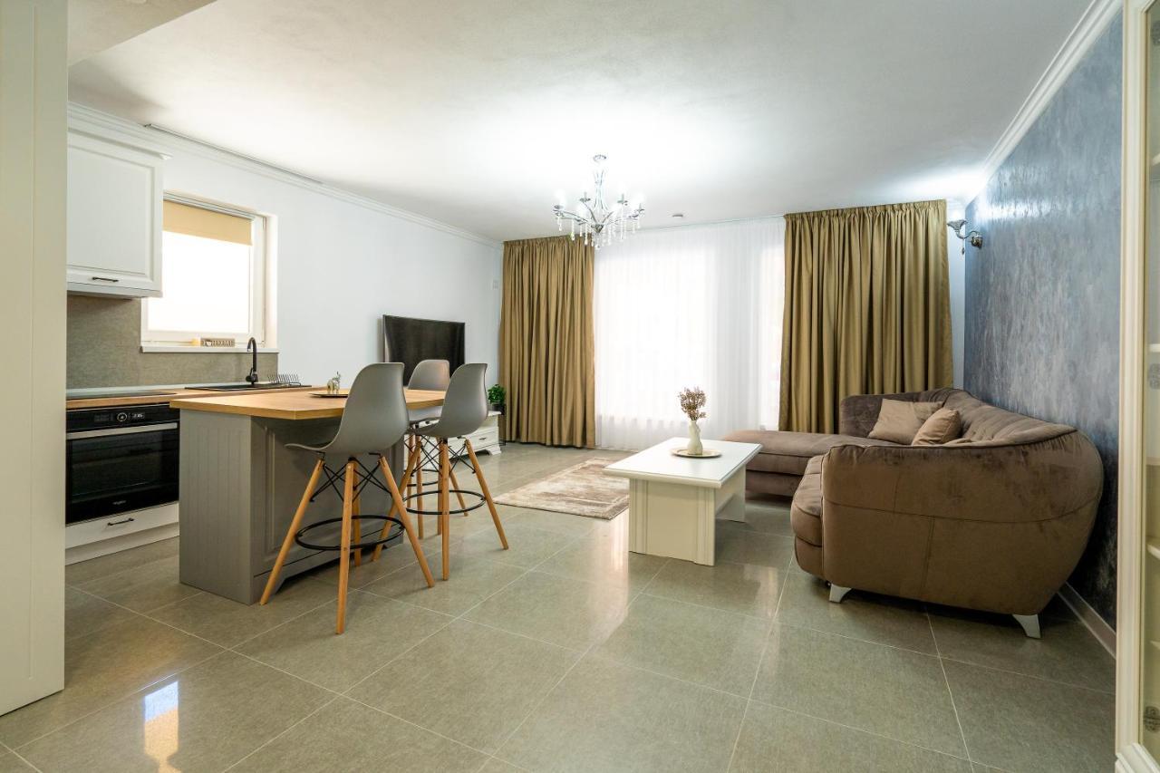 Armada Aparthotel Alba Iulia Exterior photo
