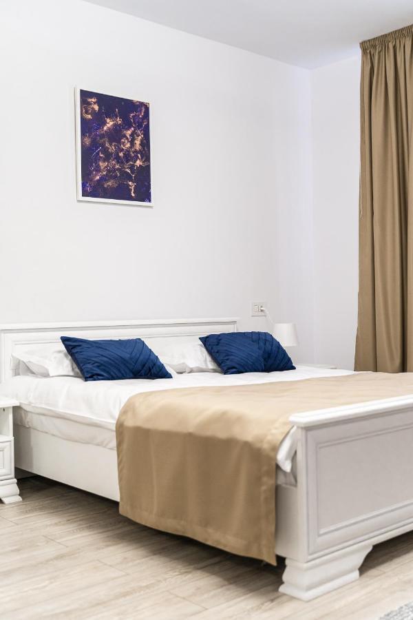 Armada Aparthotel Alba Iulia Exterior photo
