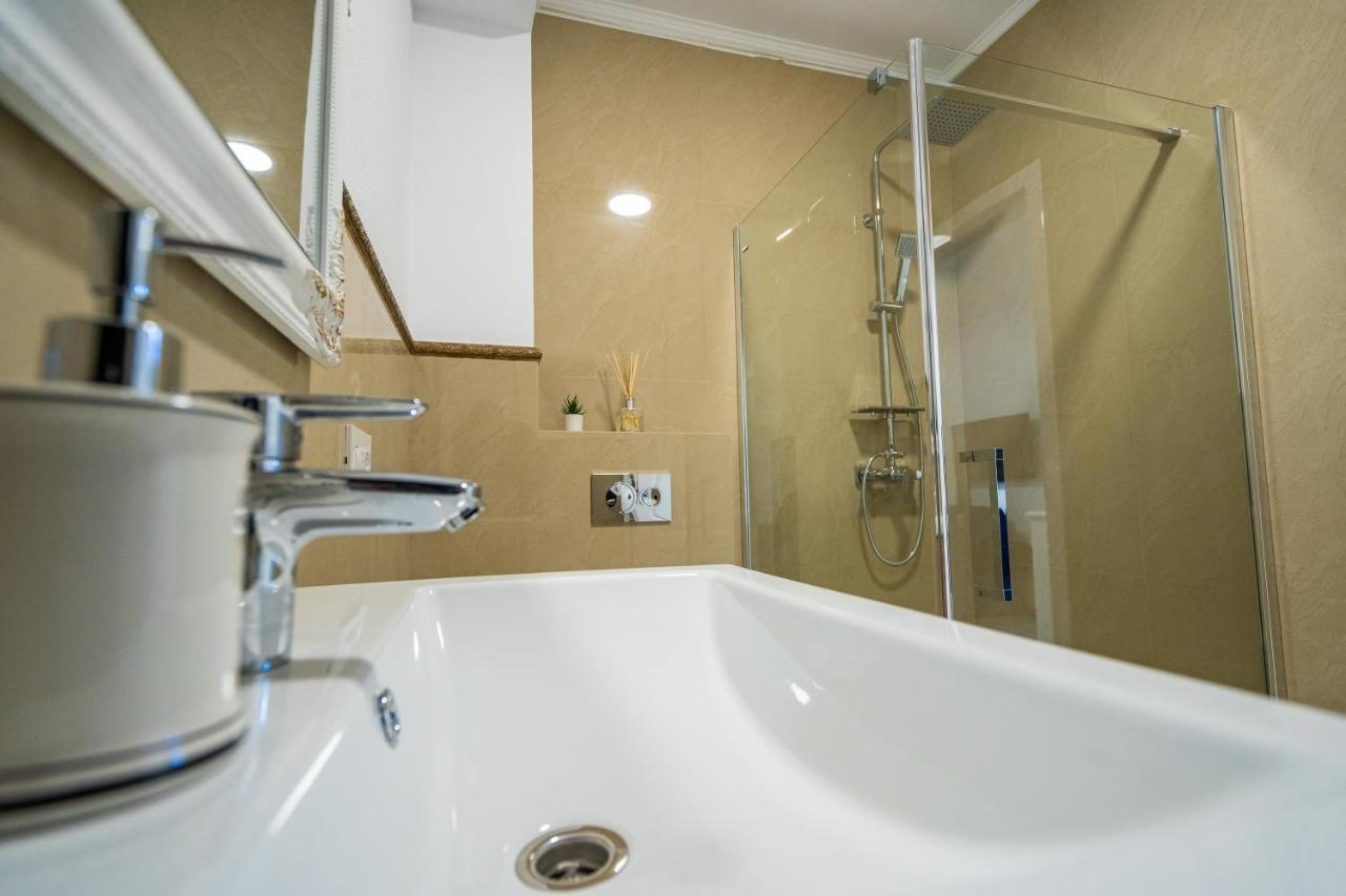 Armada Aparthotel Alba Iulia Exterior photo
